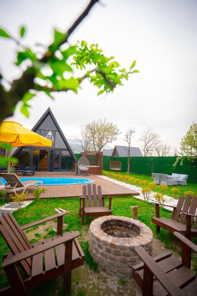 SOLE BUNGALOV