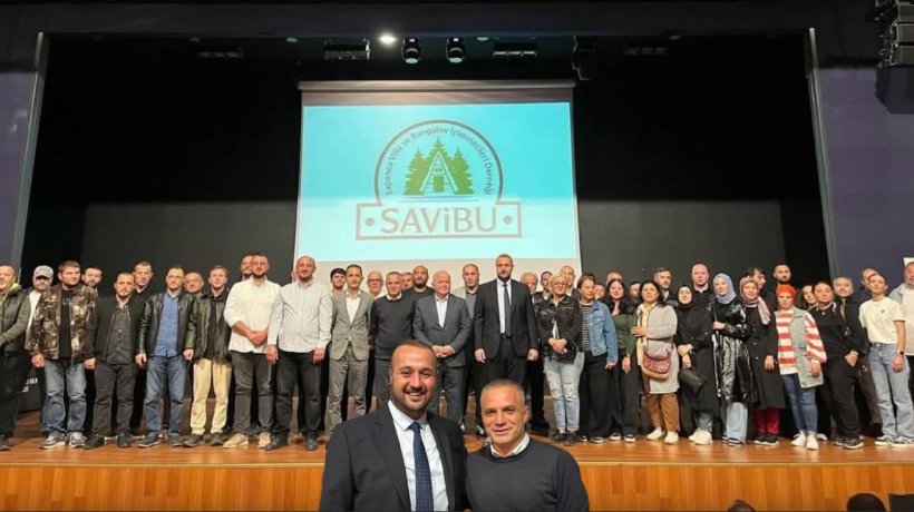 SAVİBU'DA BAYRAK DEĞİŞİMİ.