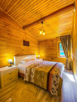 STB GOLDEN HAUSE