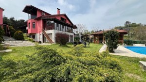 SAPANCA DA DOĞA İÇERSİNDE MÜSTAKİL MERCAN VİLLAM