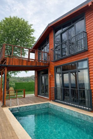 COMPASS BUNGALOW