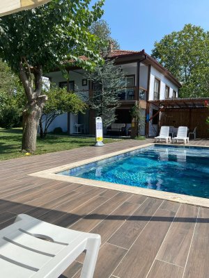 EFE KÖY EVİ