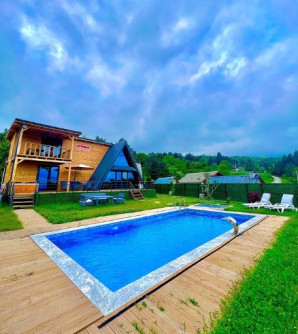 ETNA BUNGALOV