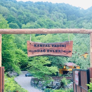 KARTAL VADİSİ DAĞ EVLERİ