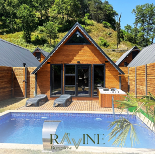 RAVİNE BUNGALOV