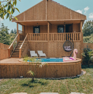 SAPANCA BAMBU DAĞ EVİ / ROSS BUNGALOV