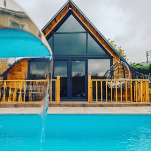 SAPANCA MİMOZA GARDEN BUNGALOV
