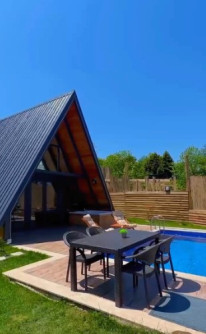 THE DOA BUNGALOV